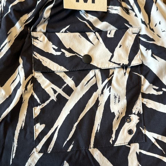 GAP 6” Swim Short - Size M - Picture 3 of 5